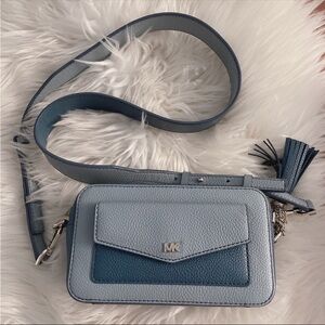 Michael Kors Two-Tone Blue double zipper Mercer camera Crossbody Bag